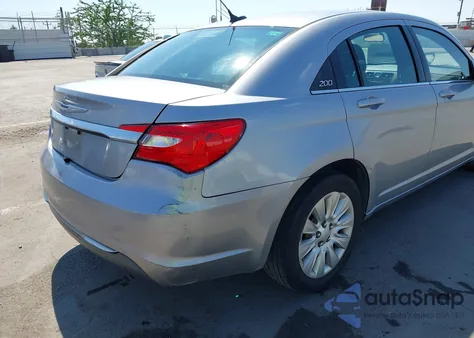 2014 Chrysler 200 Lx z USA, uszkodzony, nr VIN 1C3CCBAB0EN212024